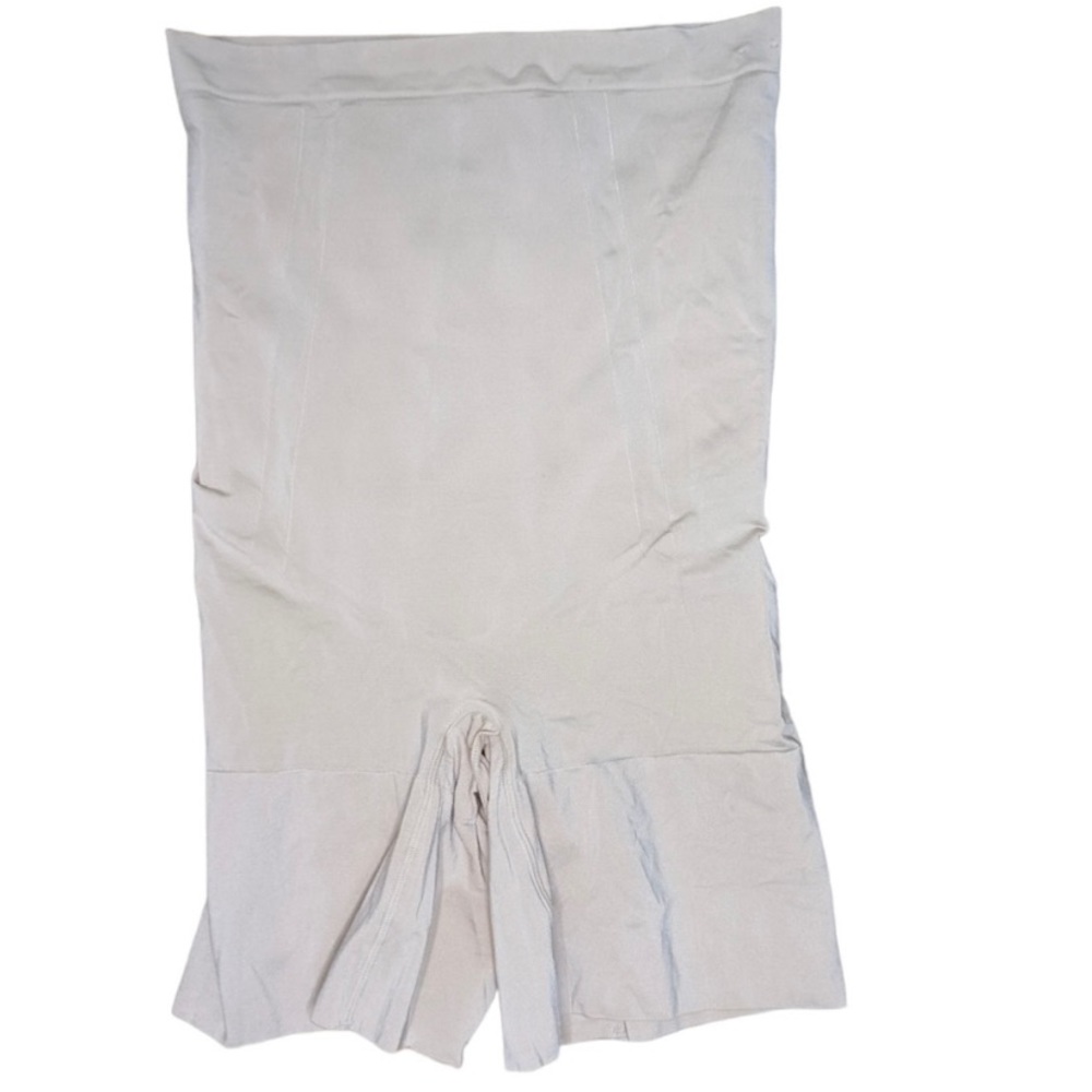 Spanx OnCore High Waist Mid-Thigh Shorts Large